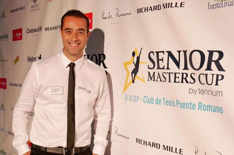 Víctor Jerez deja su sello pintando en directo en el Senior Masters Cup de Marbella gracias a ARK Architects